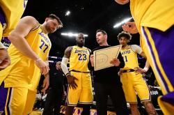 雷速体育下载-湖人队崭露头角，新秀带来惊喜