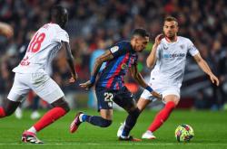 雷速体育官网首页-上海举行足球比赛，巴萨表现惊险的简单介绍