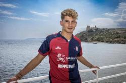 雷速体育电脑版官网下载-关于卡利亚里中场球员技惊四座，获得最佳球员奖的信息