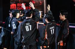 雷速体育电脑版官网下载-V5轻取NS，Peanut打出惊人五杀四强赛2:1（北京）