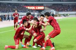 雷速体育-亚洲足球赛场上的豪门争夺夺冠，前途未卜的简单介绍