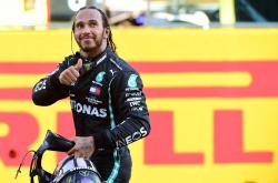 雷速体育下载-阿斯顿马丁绝杀雷诺车队，汉密尔顿惊艳四座