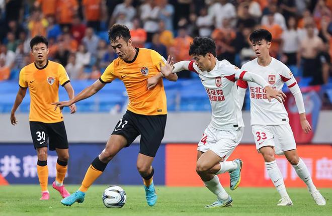 深圳队险胜青岛，成功乐观晋级八强！