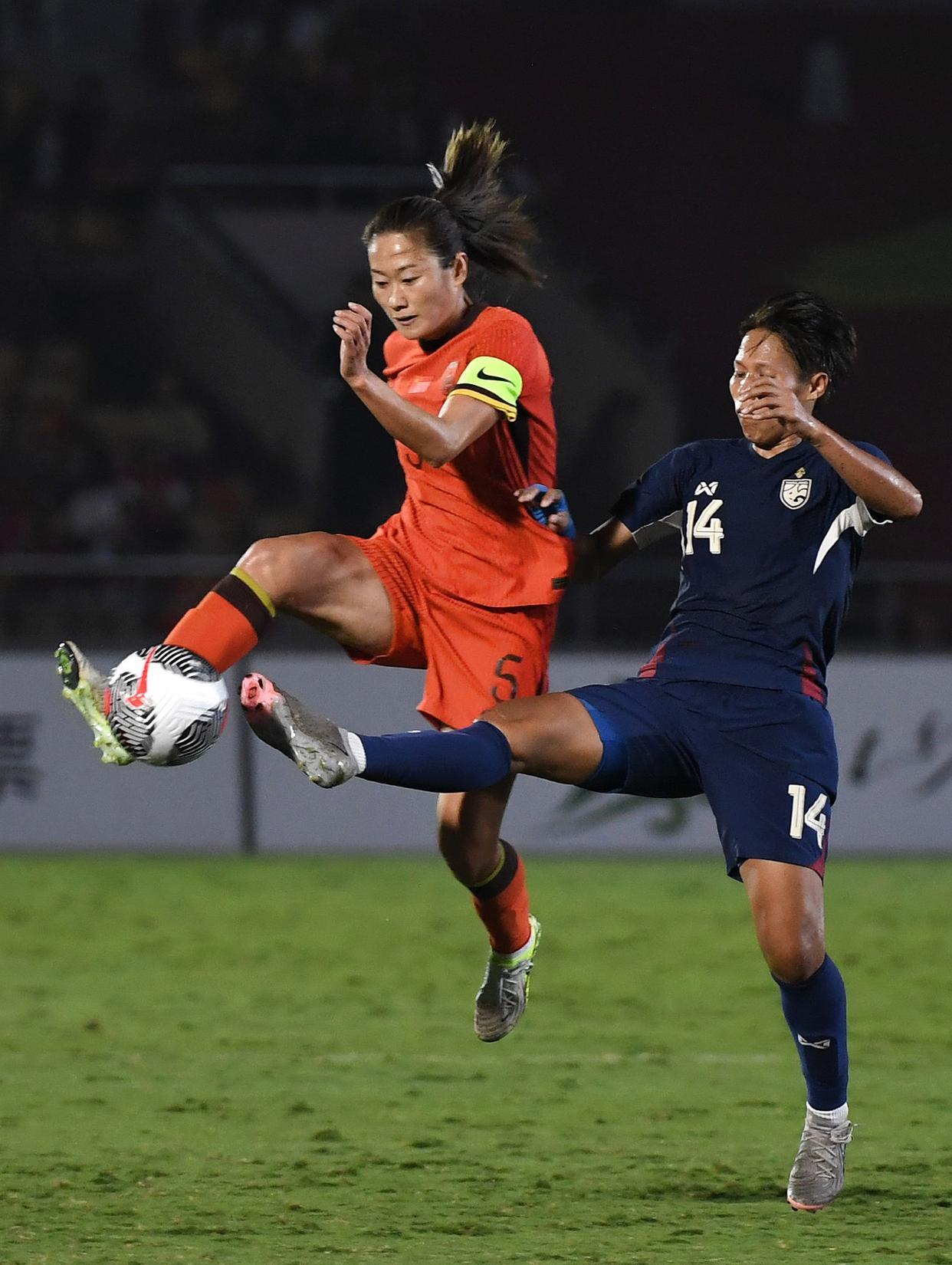 女足选手在国际比赛中展现出顶尖水平