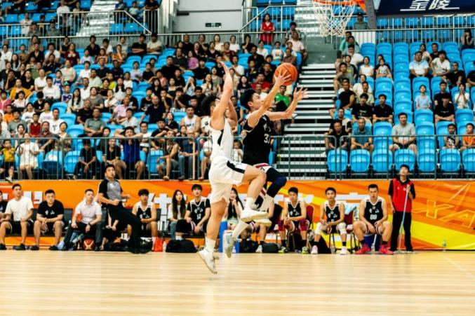 西班牙男篮碾压休斯顿火箭，BDD打破历史纪录宿敌对决淘汰赛，点燃全场激情的简单介绍