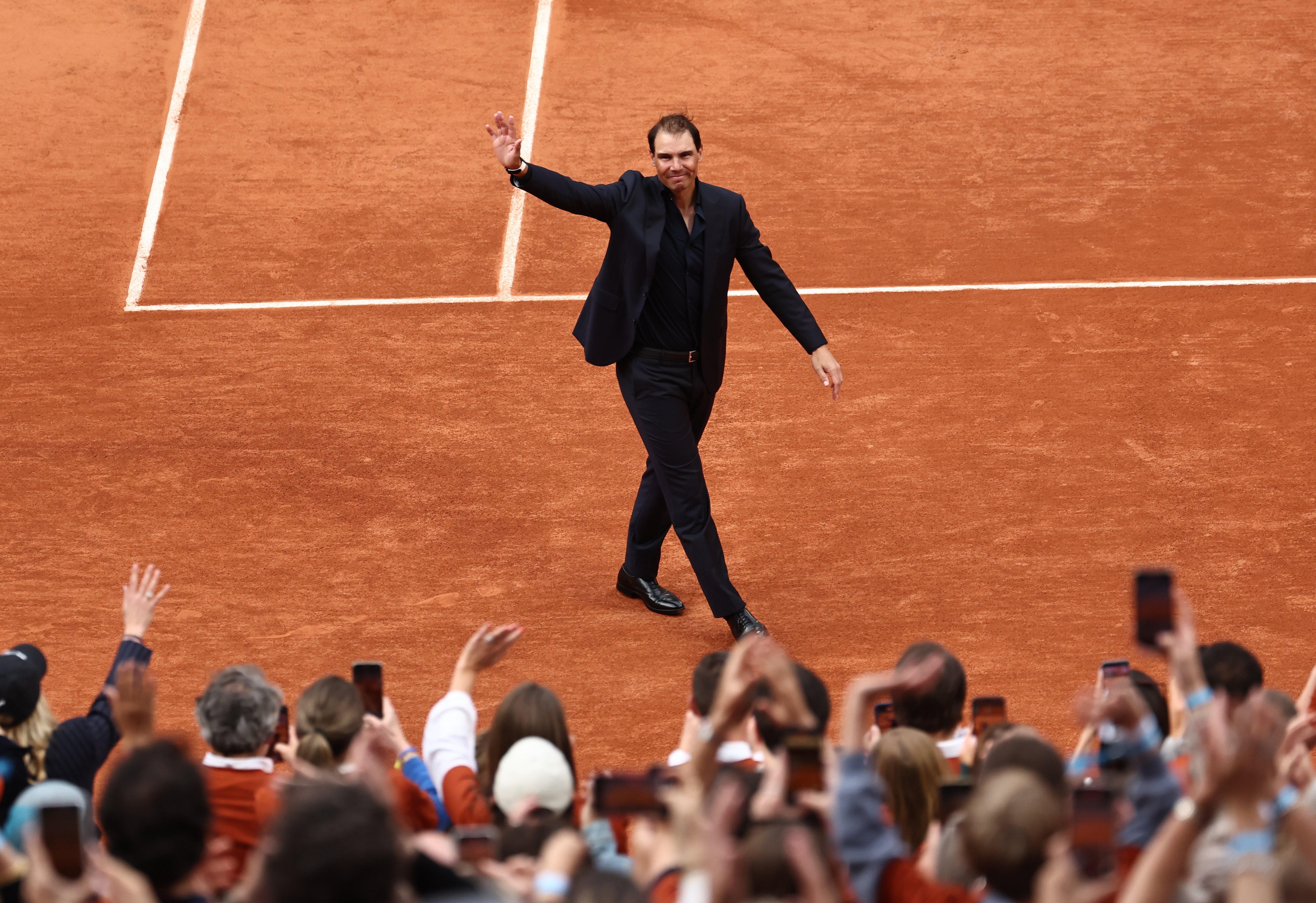 包含日本网球队力克法国网球队，纳达尔完成帽子戏法的词条