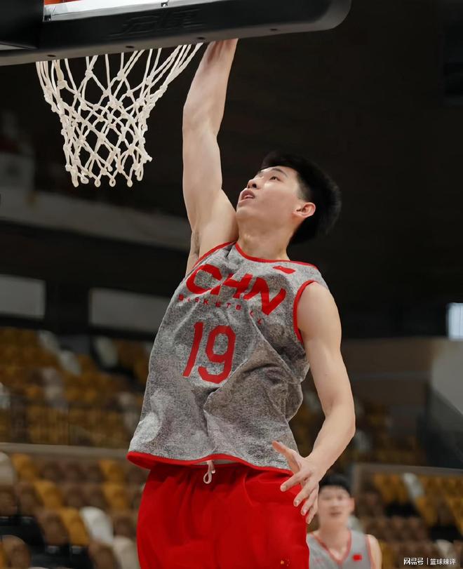 四川队横扫猛龙，胡金秋带队取胜的简单介绍