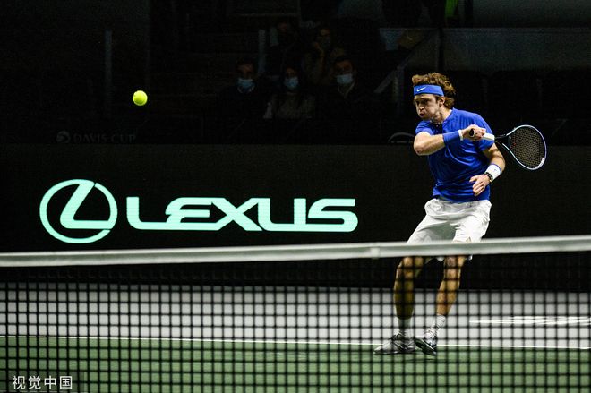 年终总决赛险胜戴维斯杯,梅德韦杰夫扛起全队 年终总决赛险胜戴维斯杯,梅德韦杰夫扛起全队